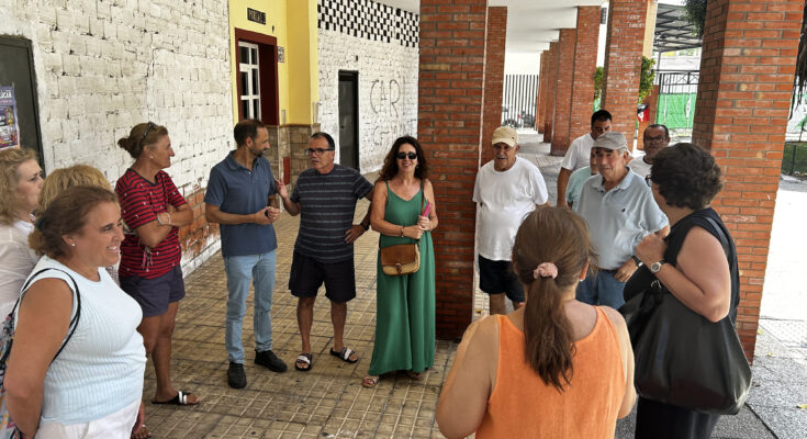 COMPROMISO CUMPLIDO CON LOS VECINOS DE LA PLAZA DE LA CHIMENEA CON EL CERRAMIENTO DE LA ZONA