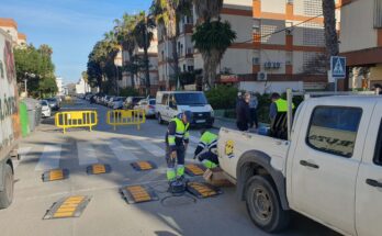 EL PSOE DE SANLÚCAR RESPONDE A LA DEMANDA VECINAL CON LA INSTALACIÓN DE RESALTOS EN LA AVENIDA DE GODOY