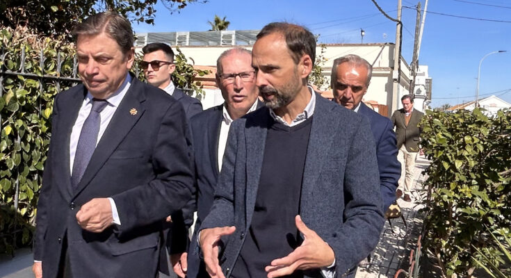 EL PSOE DE SANLÚCAR CELEBRA EL IMPULSO Y APOYO AL SECTOR PESQUERO DEL CERCO TRAS LA VISITA DEL MINISTRO LUIS PLANAS